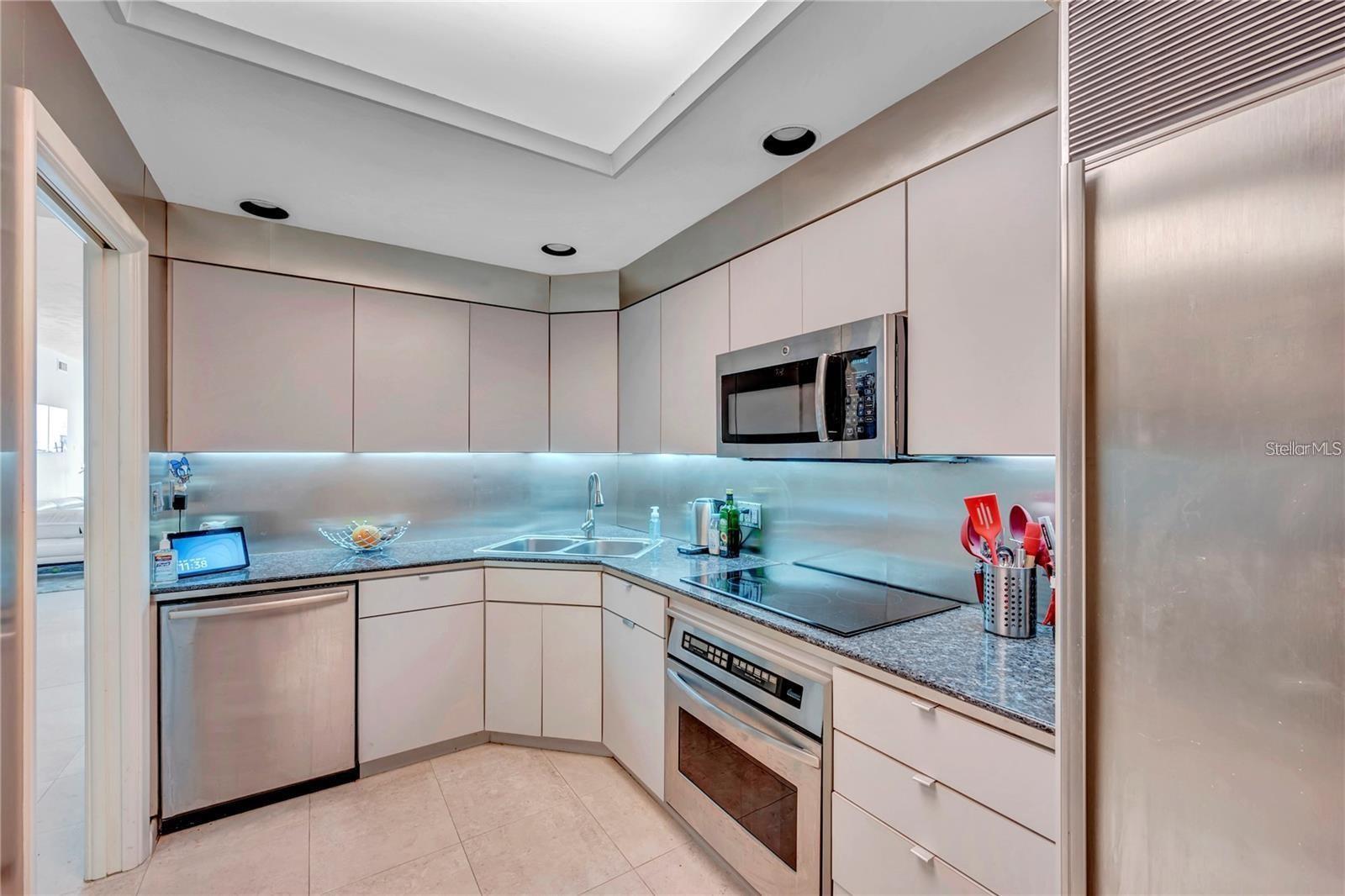 BAYFRONT TOWER CONDO - Residential Lease