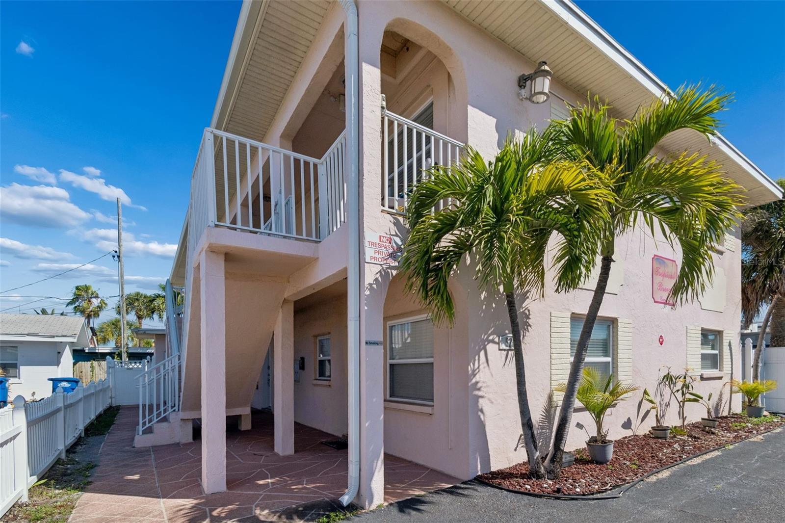 TROPICAL BREEZE CONDO - Residential