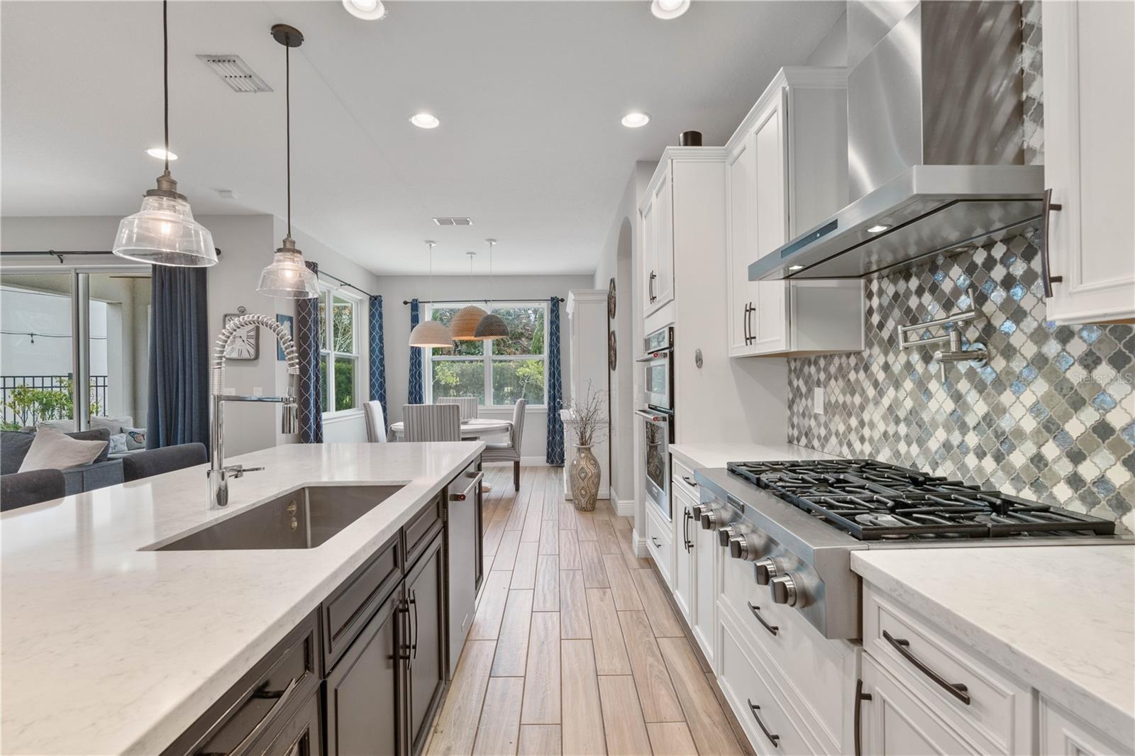 ESTATES/SWEETWATER GOLF & COUN - Residential