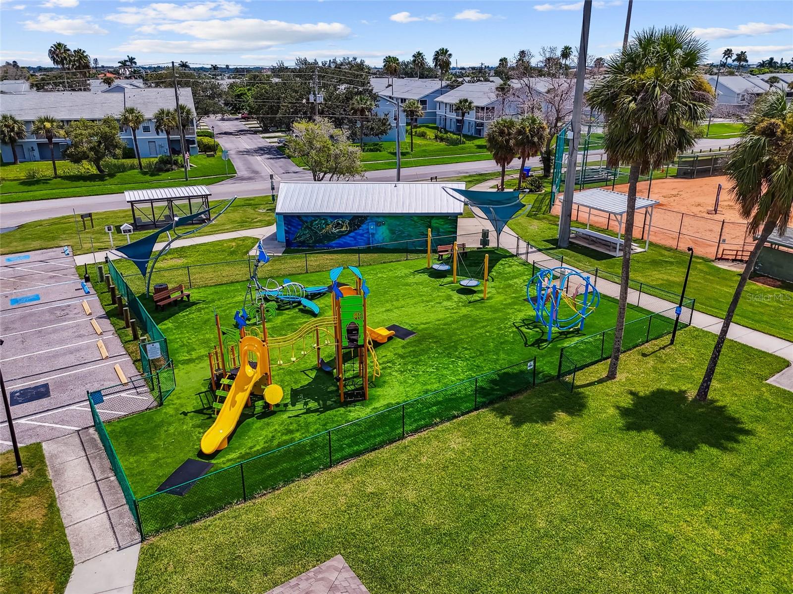 ISLAND TWNHMS TREASURE ISLAND - Residential