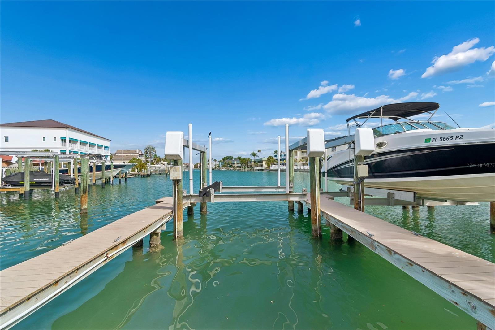 ISLAND TWNHMS TREASURE ISLAND - Residential