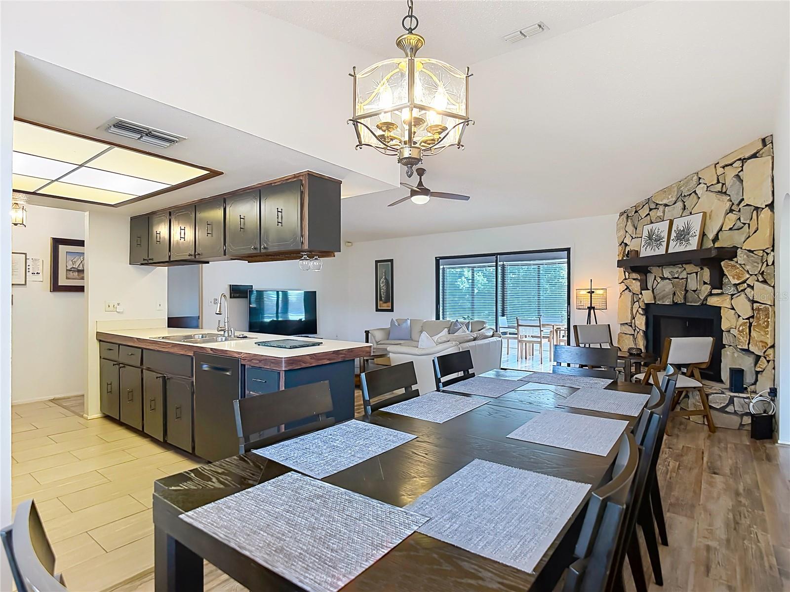 SPRING HILL - Residential