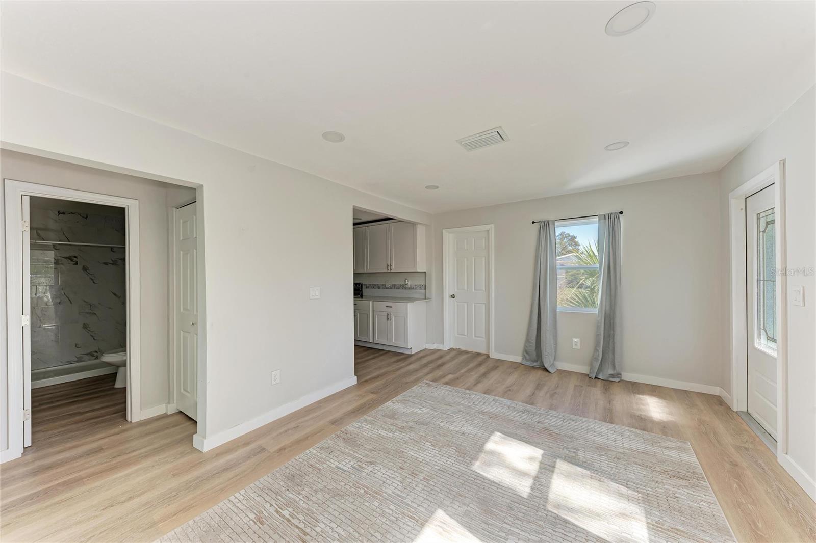 ORANGE ESTATES - Residential