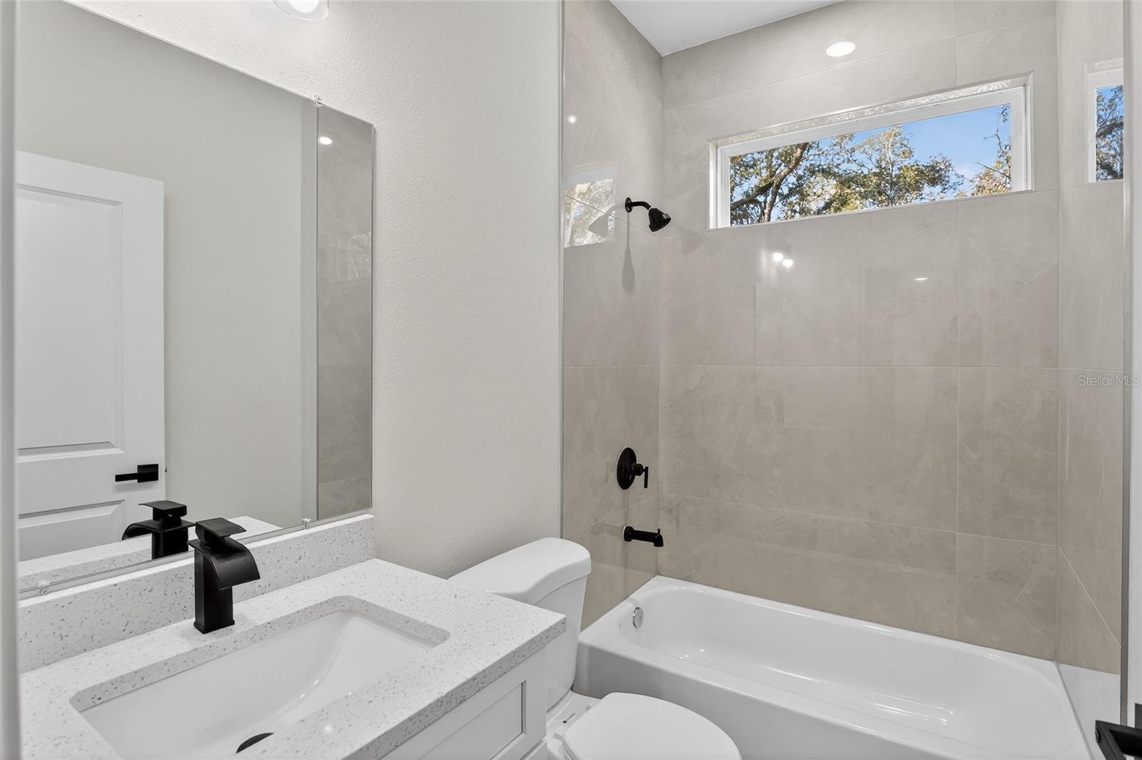 CITRUS SPGS UNIT 11 - Residential Lease