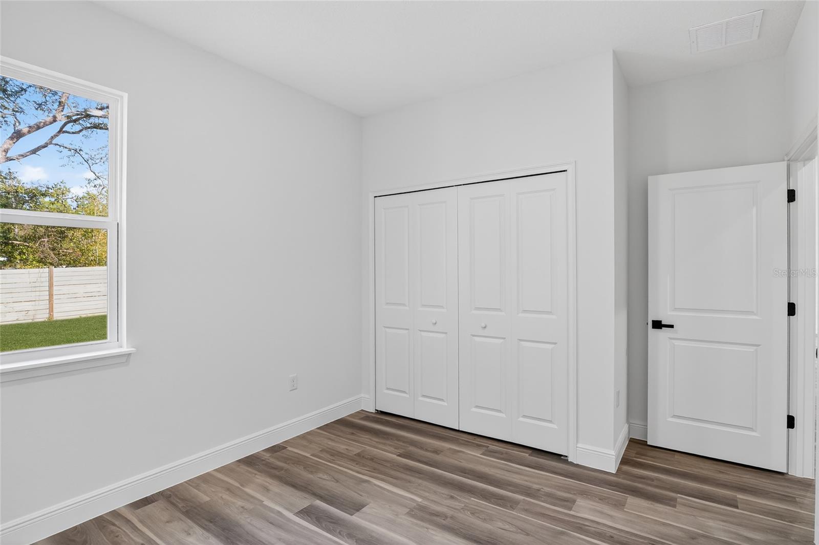 CITRUS SPGS UNIT 11 - Residential Lease