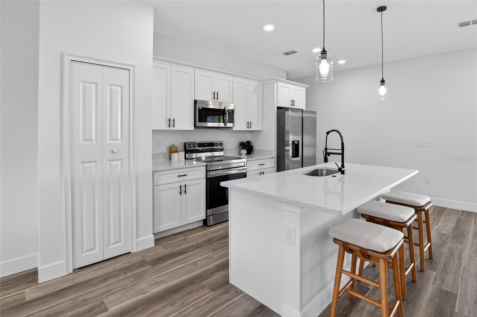 CITRUS SPGS UNIT 11 - Residential Lease