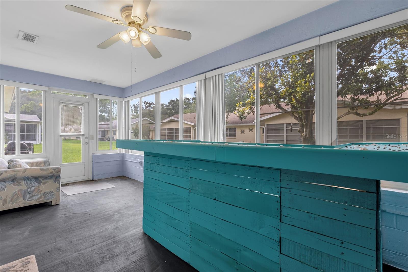 CIRCLE SQUARE WOODS - Residential