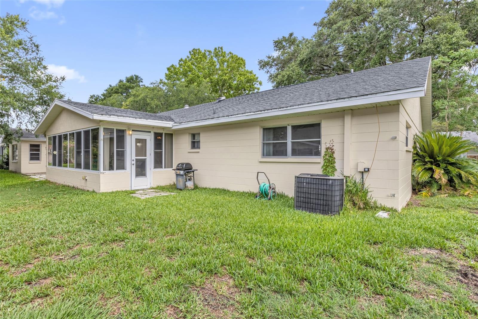 CIRCLE SQUARE WOODS - Residential
