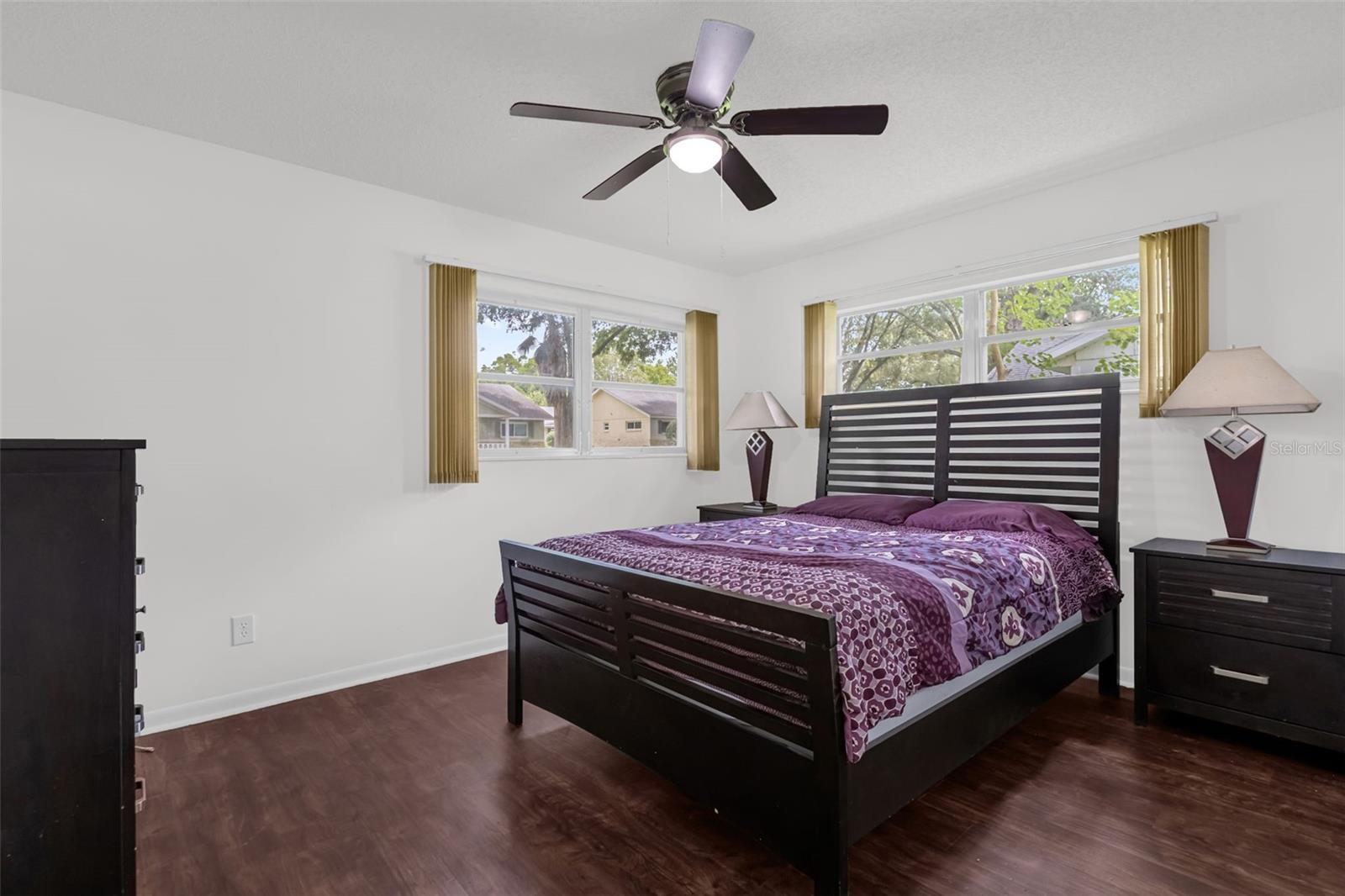 CIRCLE SQUARE WOODS - Residential