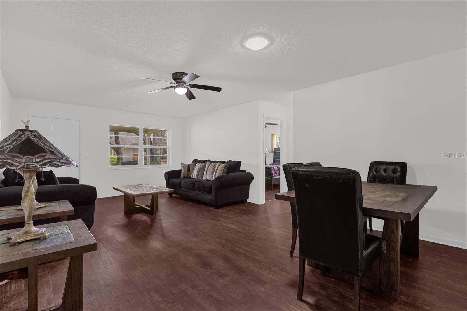 CIRCLE SQUARE WOODS - Residential