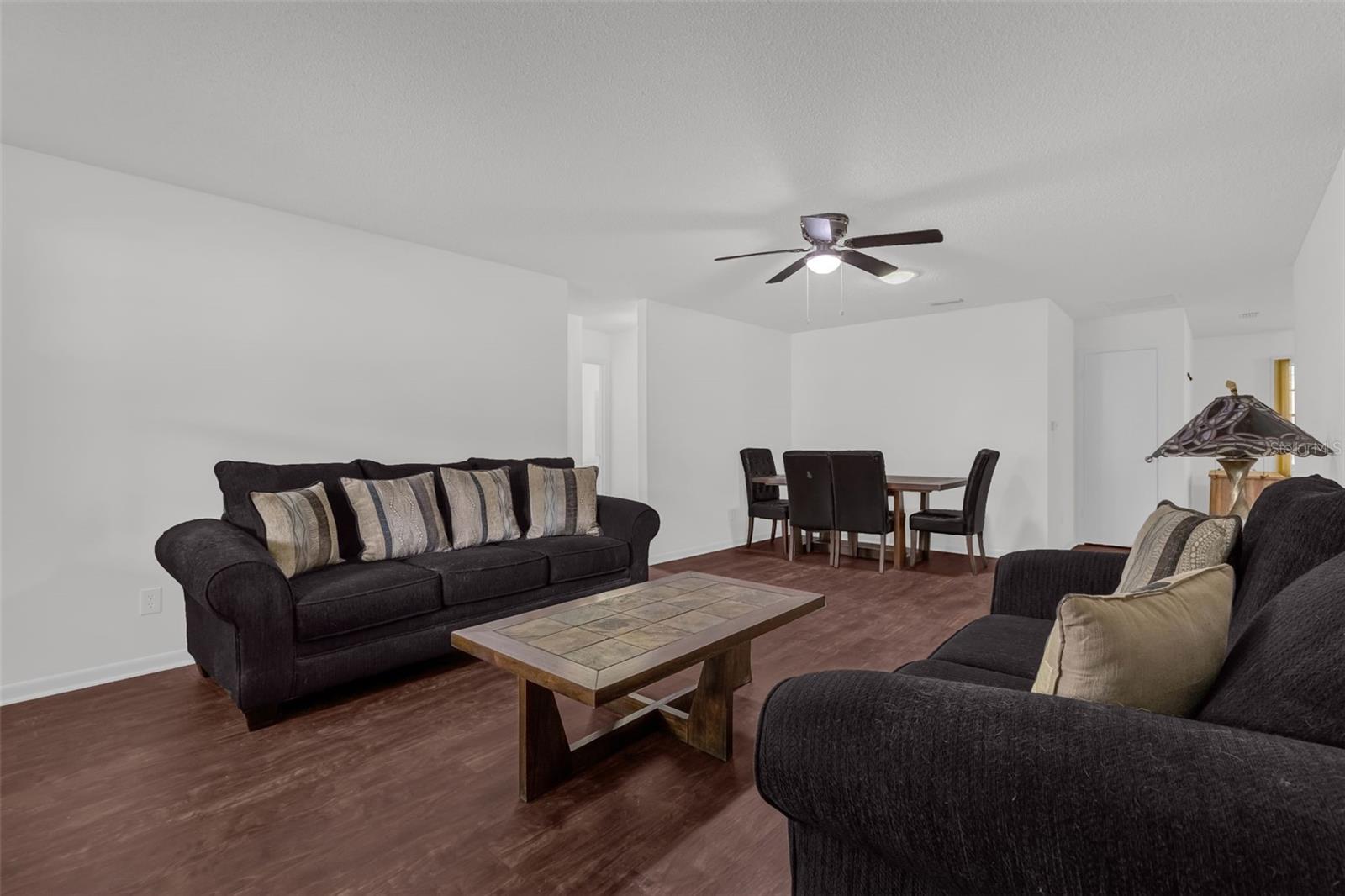 CIRCLE SQUARE WOODS - Residential