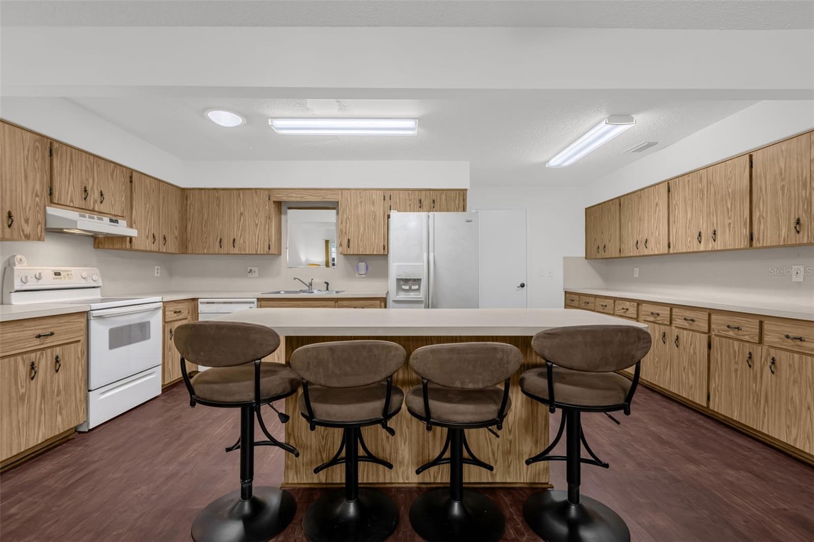 CIRCLE SQUARE WOODS - Residential