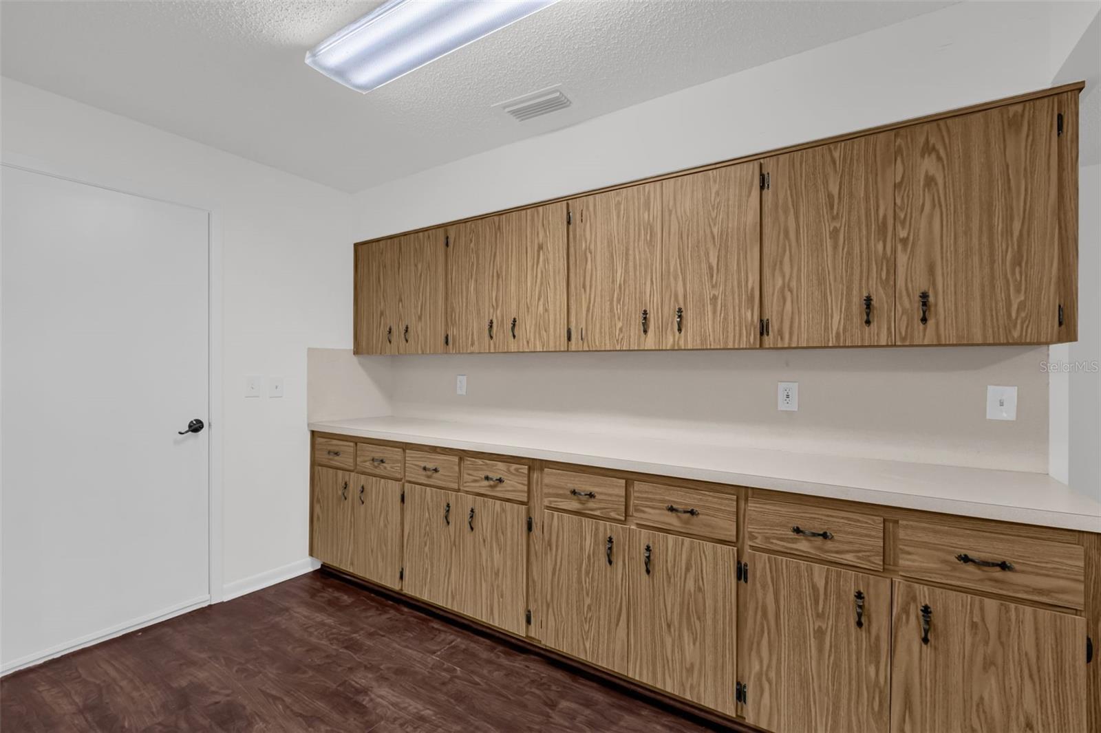 CIRCLE SQUARE WOODS - Residential