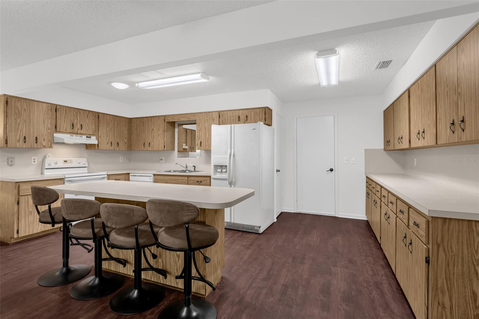 CIRCLE SQUARE WOODS - Residential