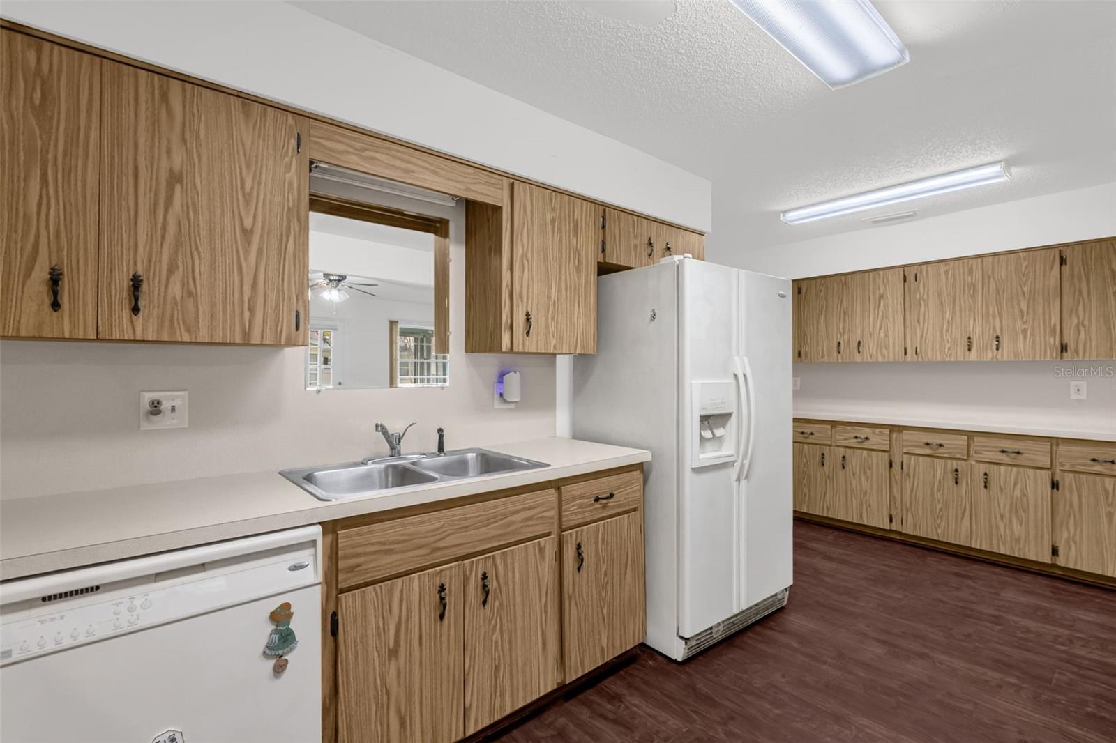 CIRCLE SQUARE WOODS - Residential