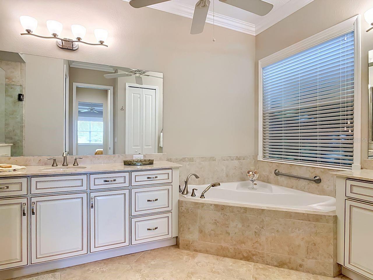 LAKES OF MOUNT DORA - Residential