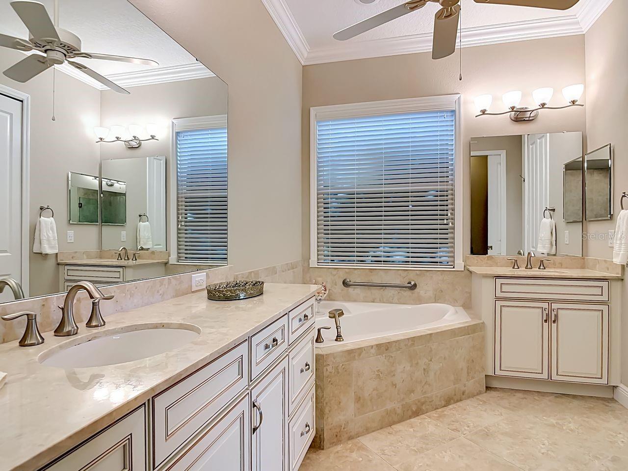 LAKES OF MOUNT DORA - Residential