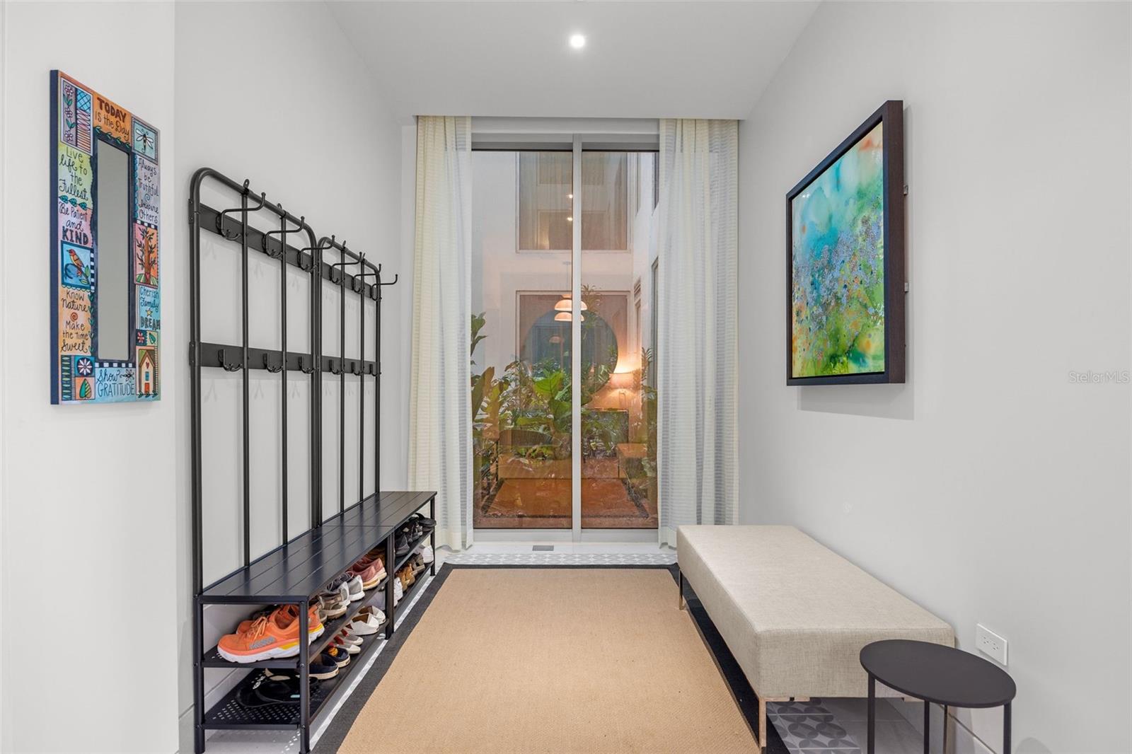 OCEAN DRIVE RESIDENCES - Residential