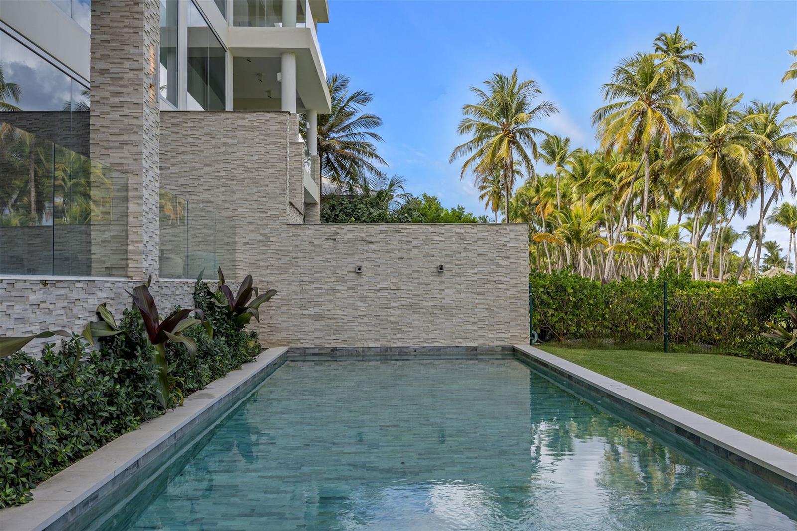 OCEAN DRIVE RESIDENCES - Residential