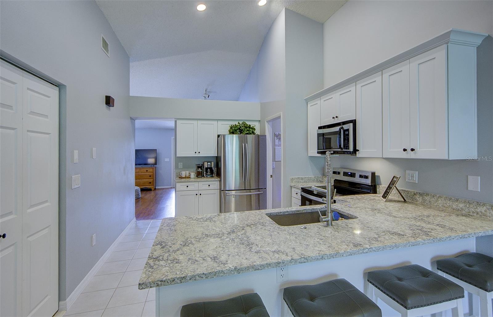 PROVIDENCE LAKES UNIT IV PH - Residential