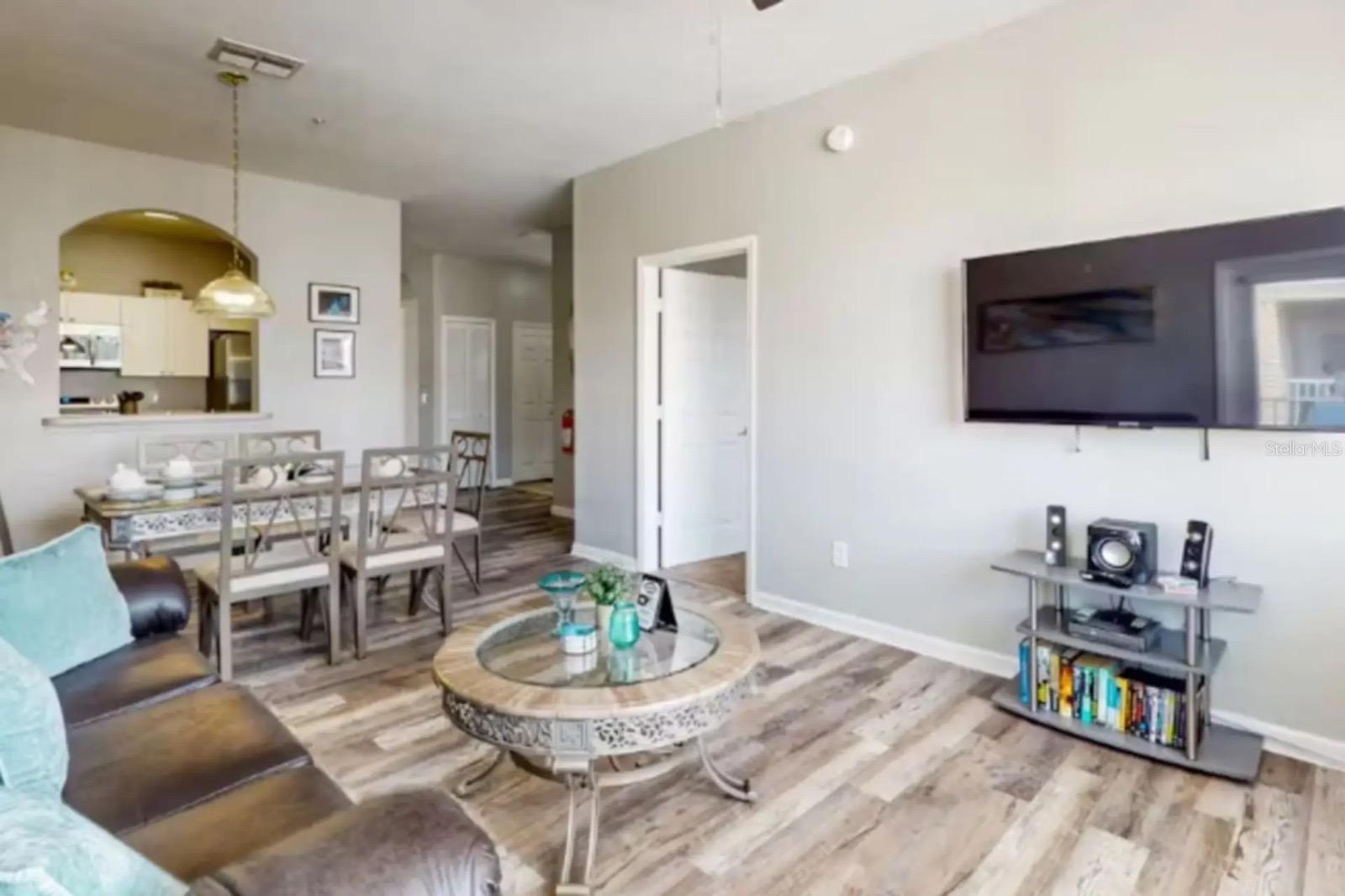 WYNDHAM PALMS CONDO PH 4 - Residential