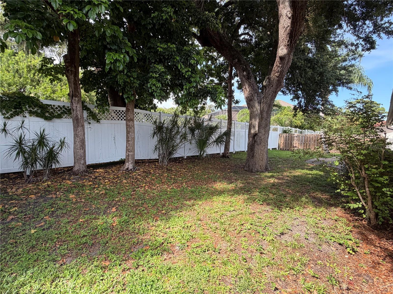 FRST LAKES COUNTRY CLUB ESTATES - Residential