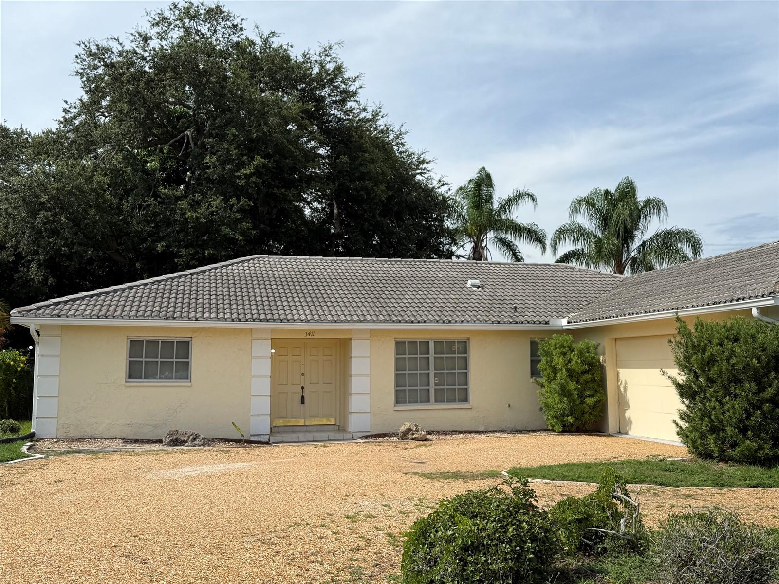 FRST LAKES COUNTRY CLUB ESTATES - Residential