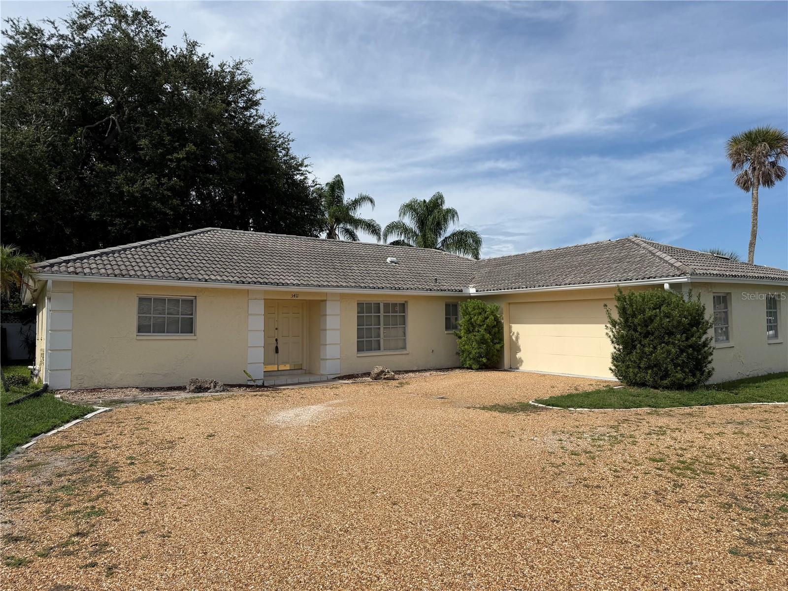 FRST LAKES COUNTRY CLUB ESTATES - Residential