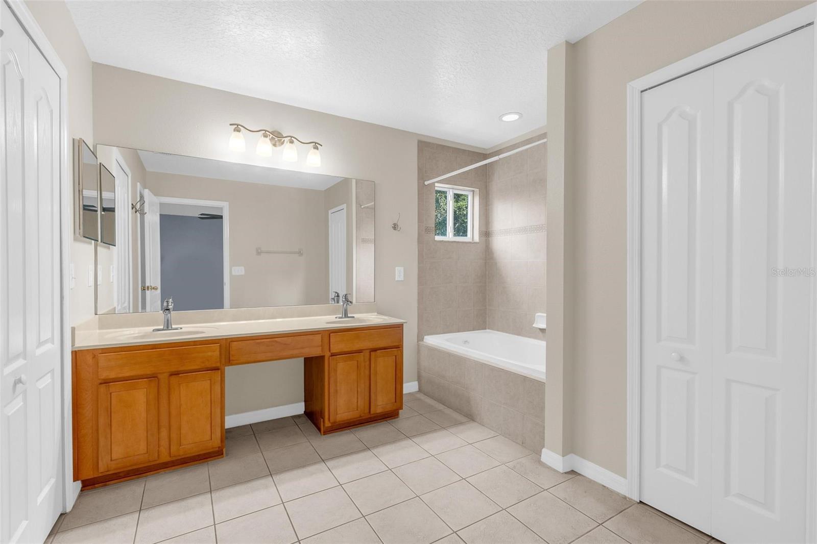 STONE CRK A-1 & A-2 - Residential Lease