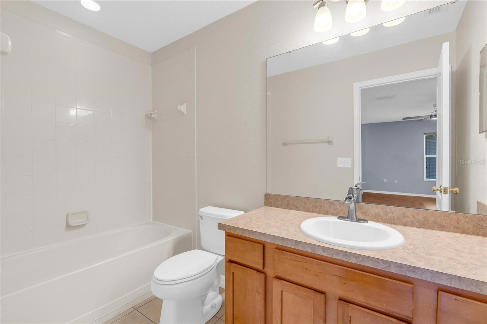 STONE CRK A-1 & A-2 - Residential Lease