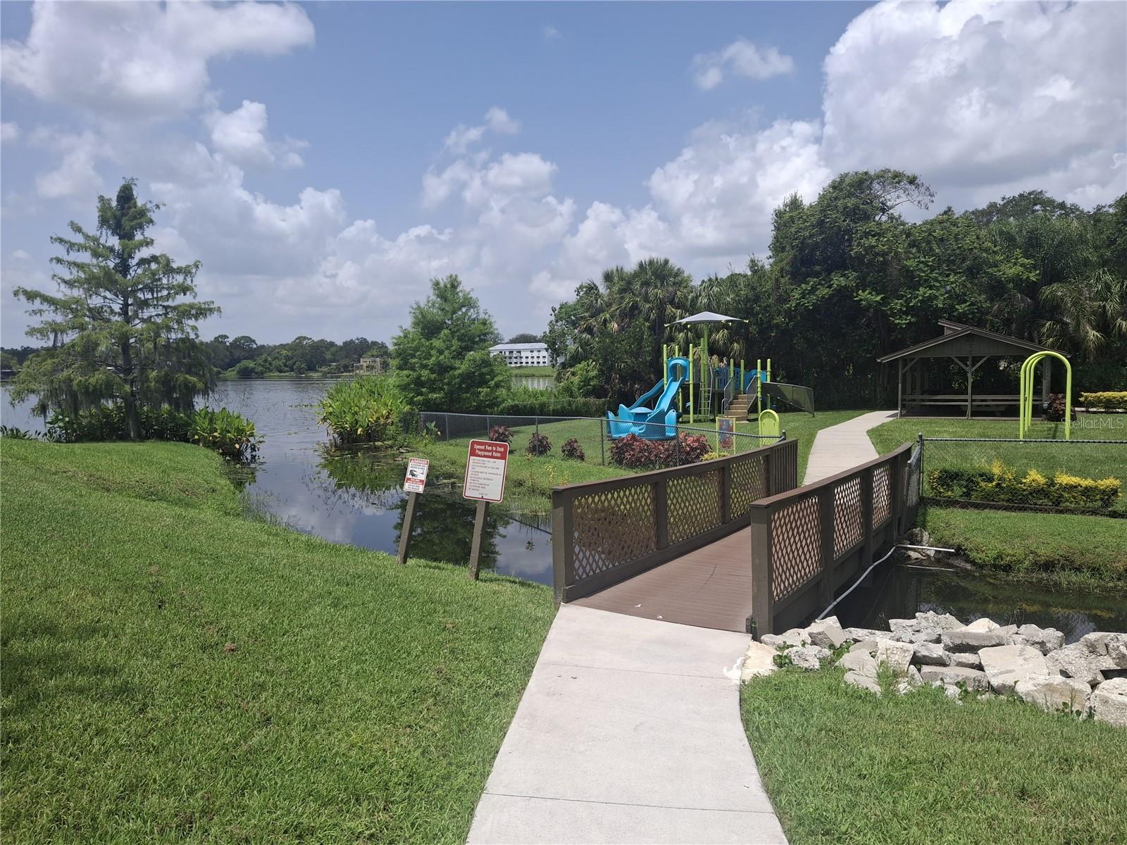 LAKE OF THE WOODS SEC 05 TWNHS - Residential