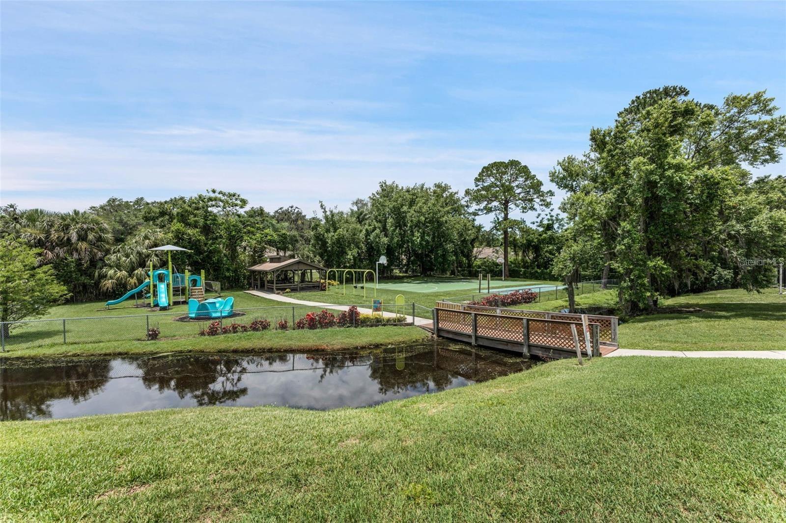 LAKE OF THE WOODS SEC 05 TWNHS - Residential