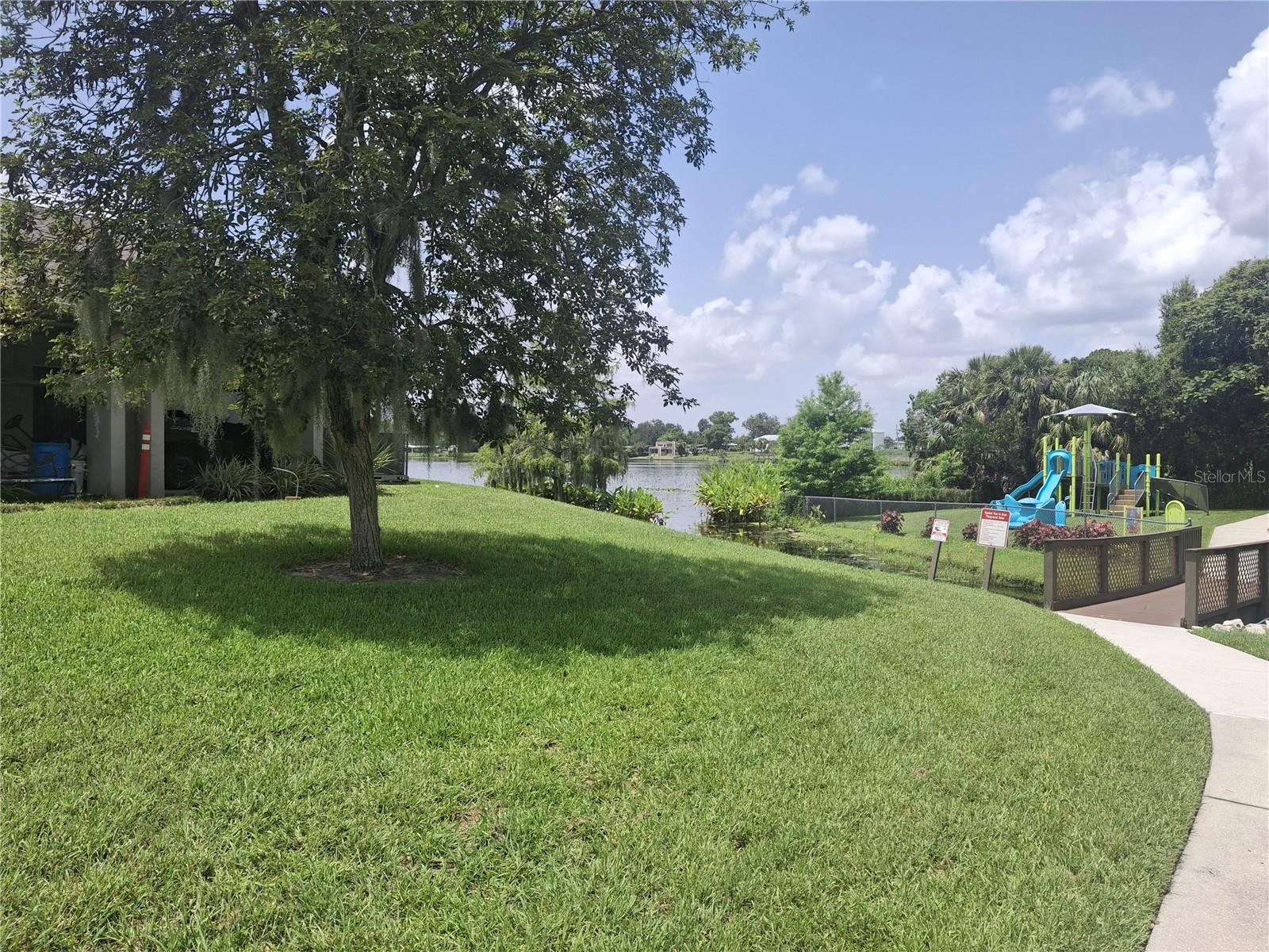 LAKE OF THE WOODS SEC 05 TWNHS - Residential