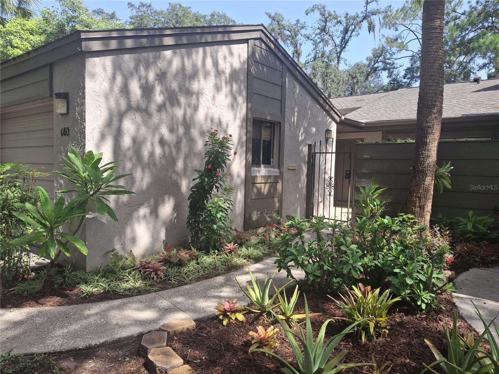 LAKE OF THE WOODS SEC 05 TWNHS - Residential