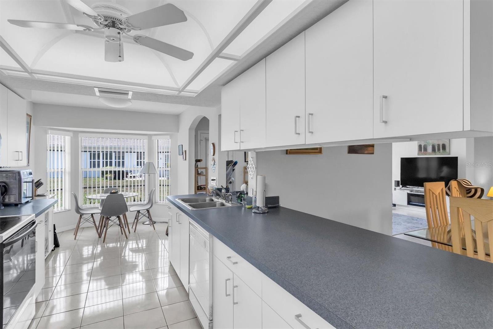 CAMBRIDGE COMMONS CONDO PH 1 - Residential