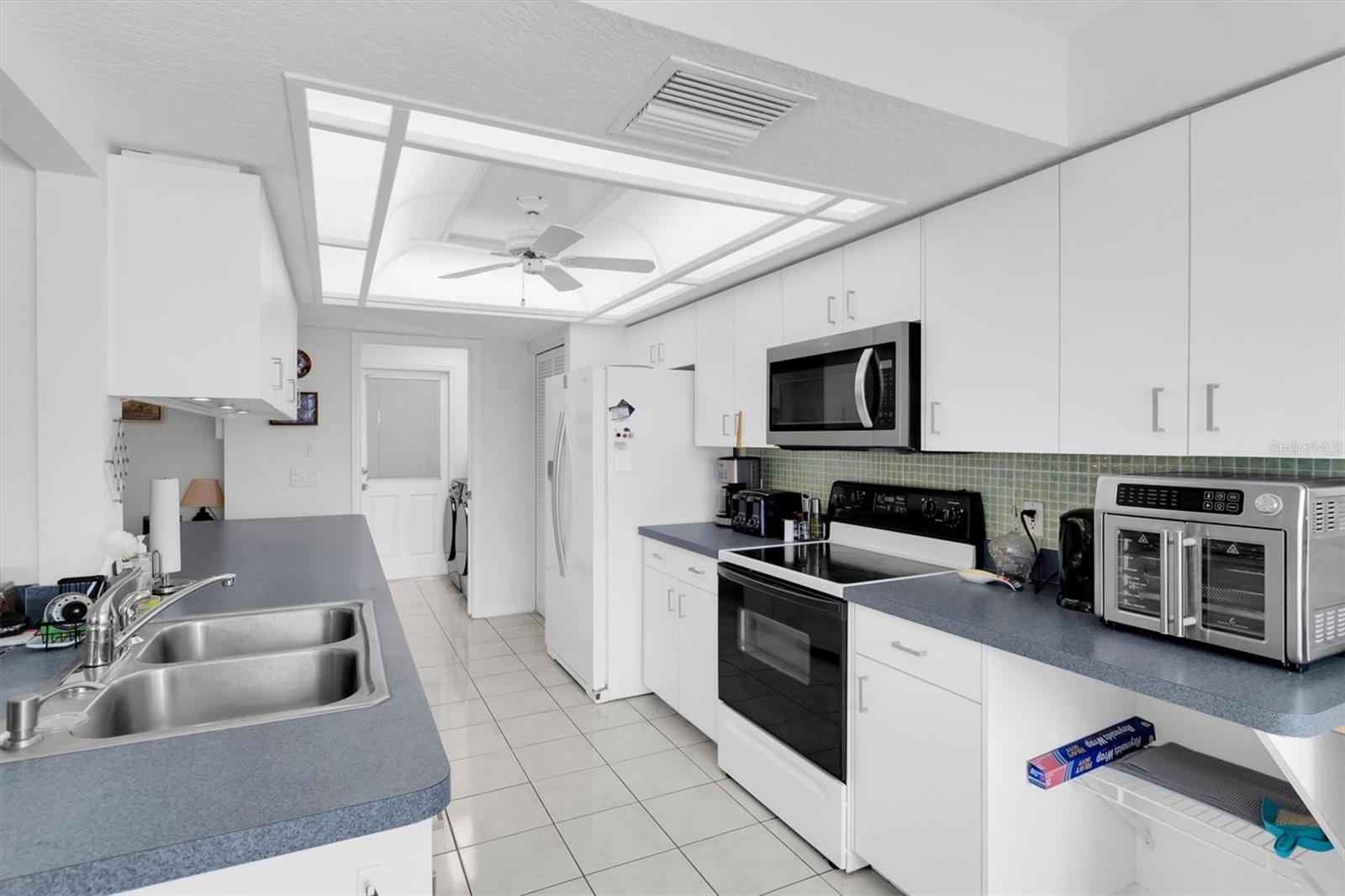 CAMBRIDGE COMMONS CONDO PH 1 - Residential
