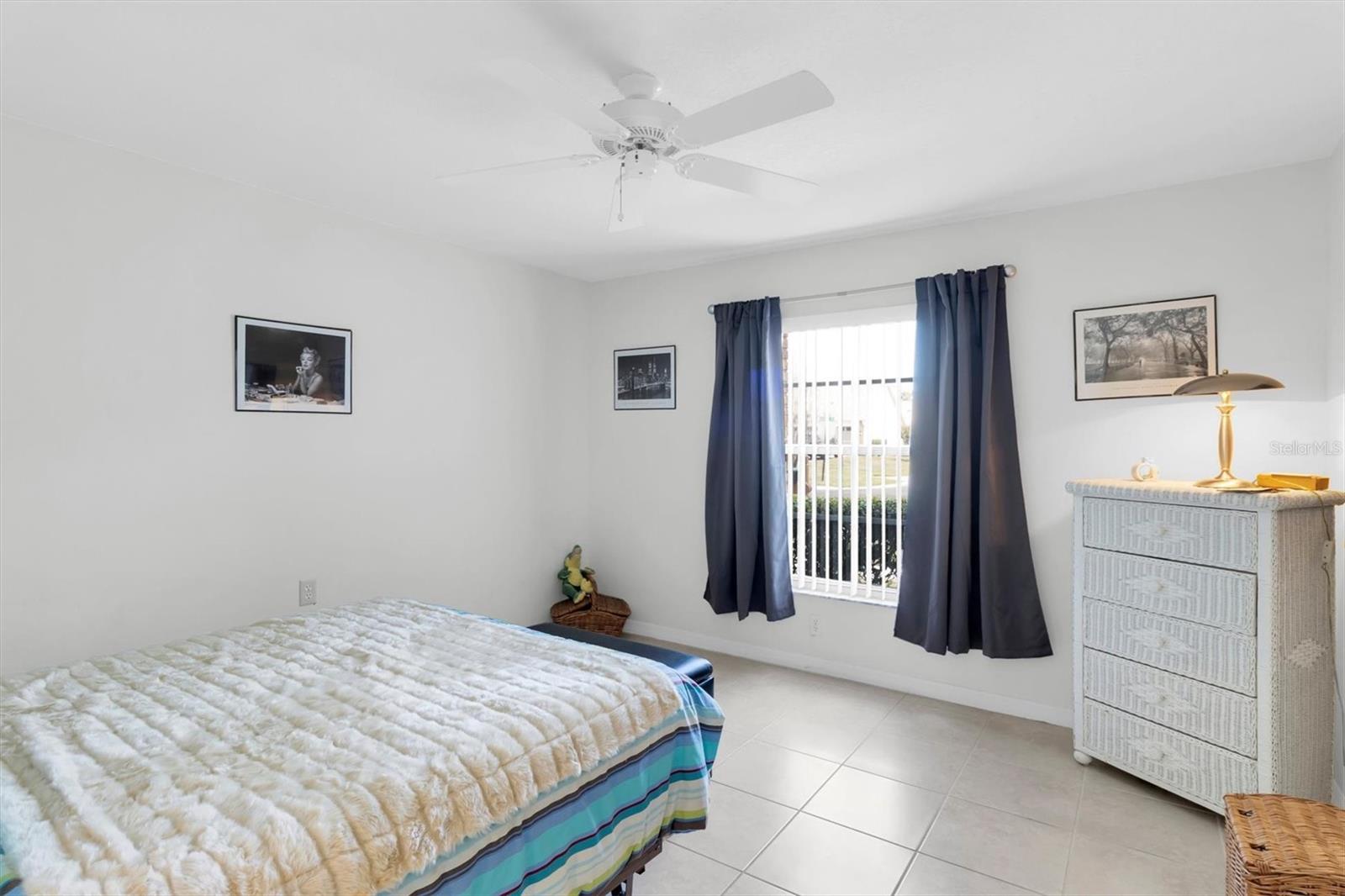 CAMBRIDGE COMMONS CONDO PH 1 - Residential