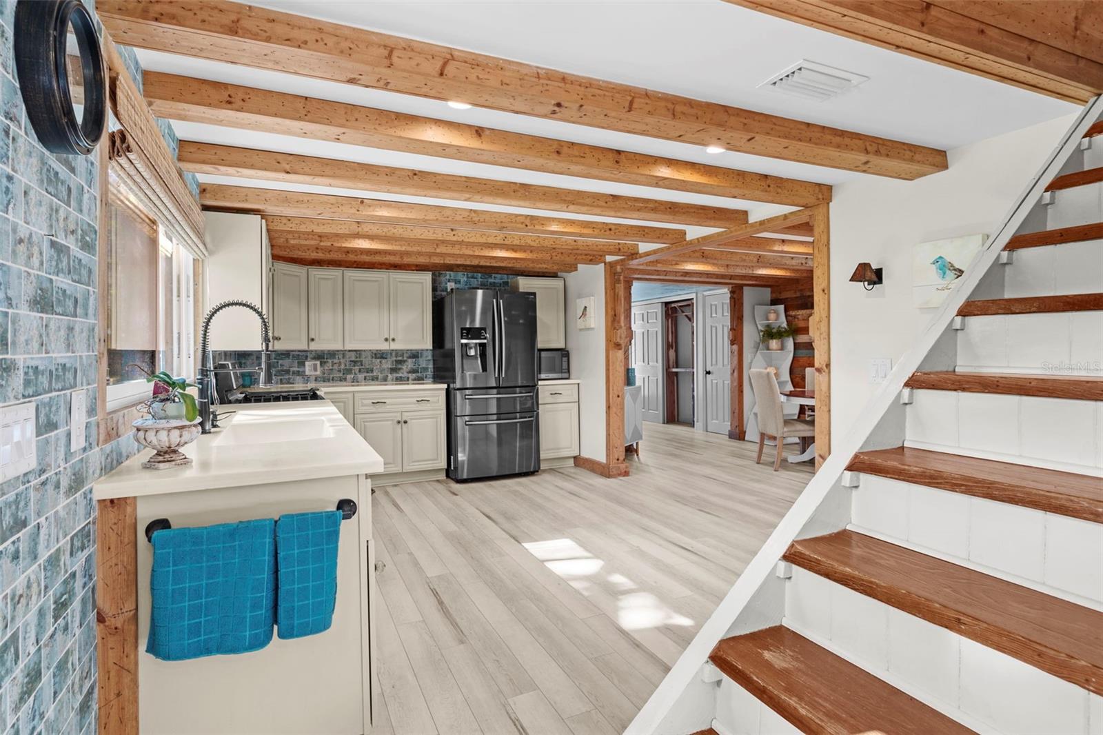 TUCKERS SUB - Residential