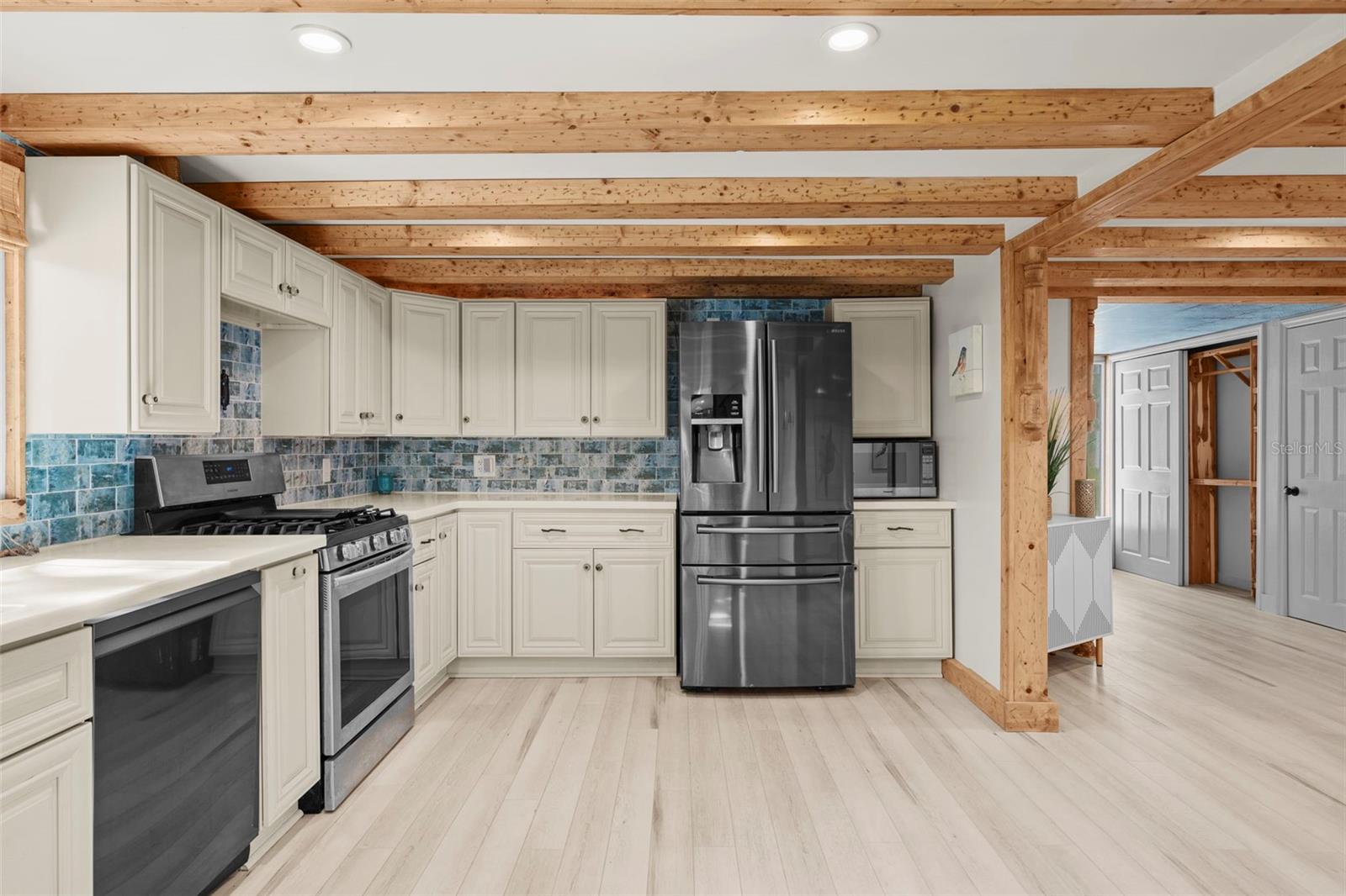 TUCKERS SUB - Residential