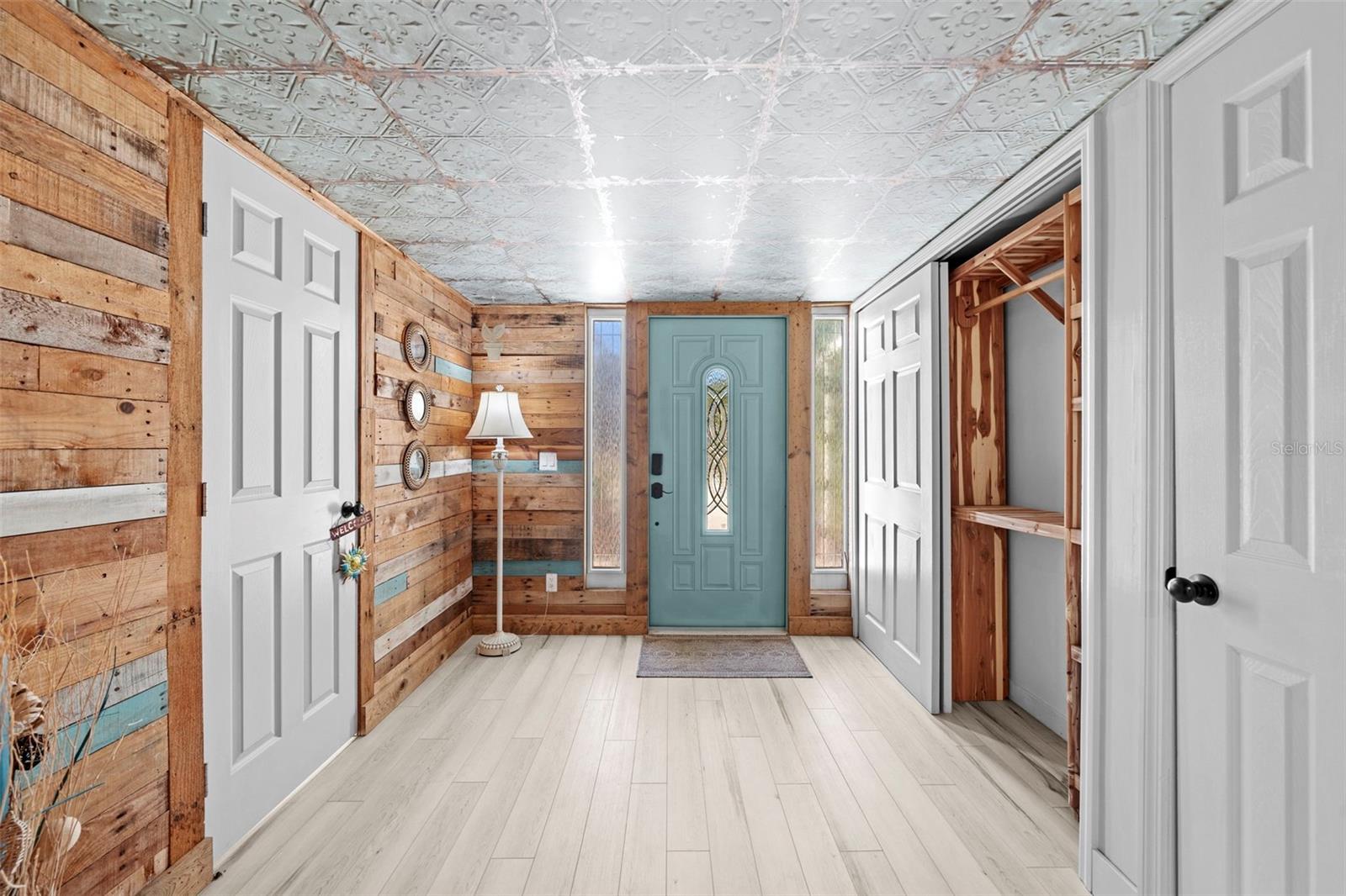 TUCKERS SUB - Residential
