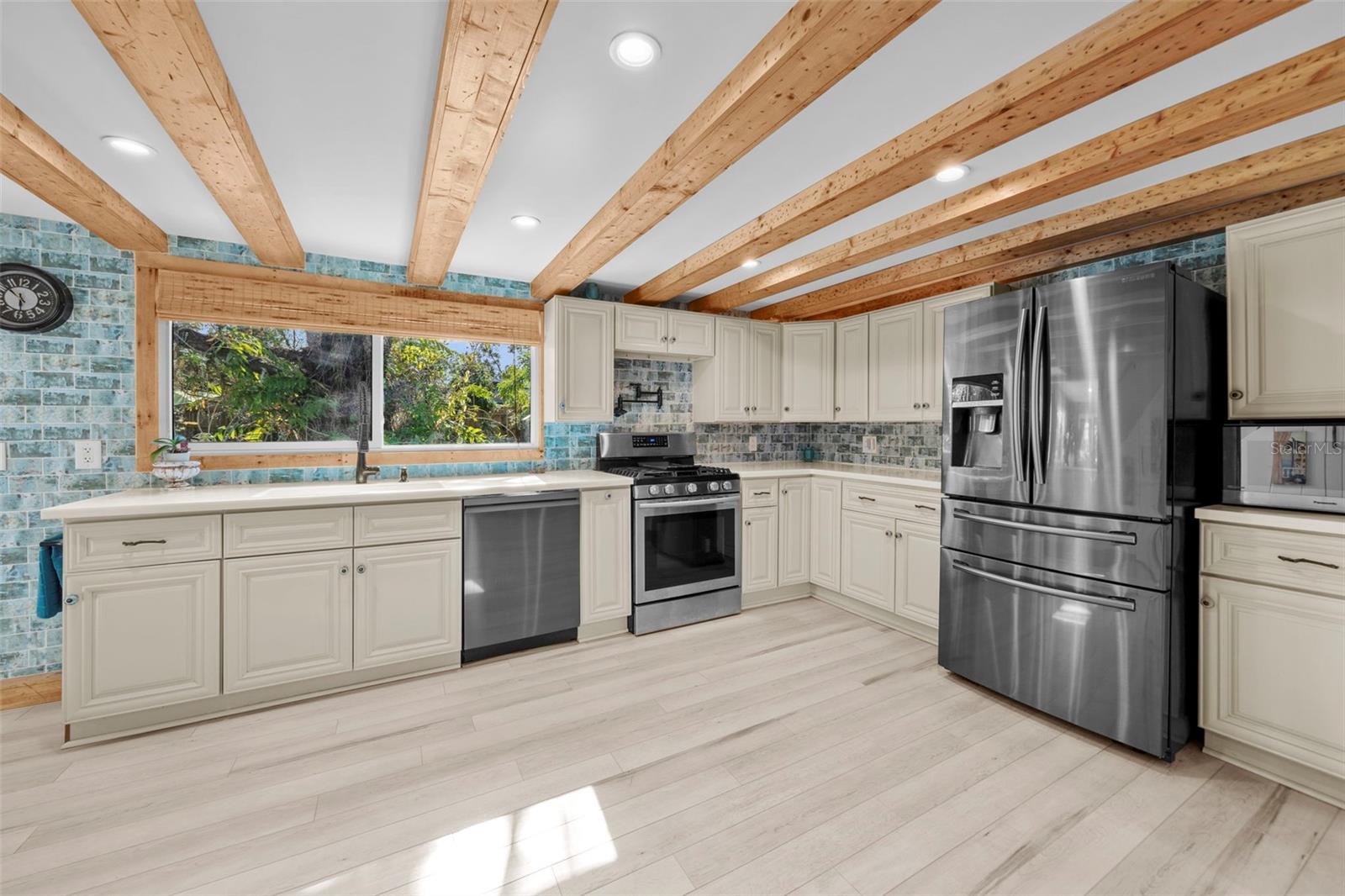 TUCKERS SUB - Residential
