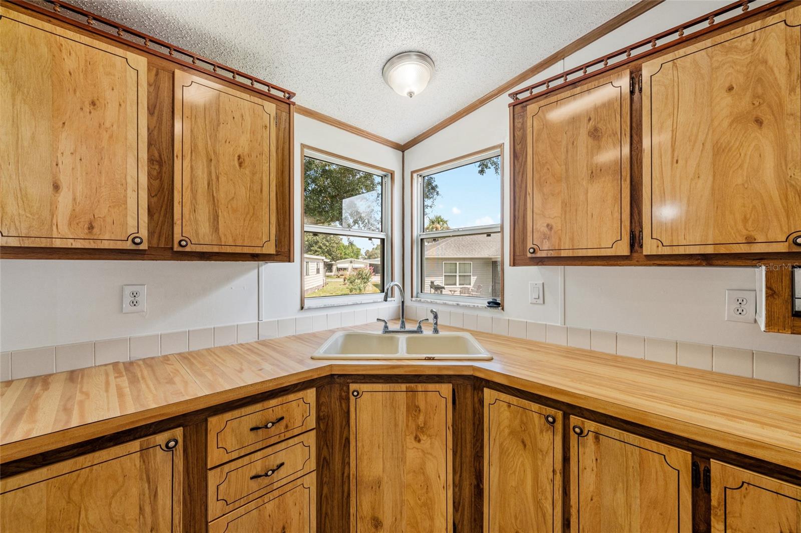 LADY LAKE ORANGE BLOSSOM GARDENS UNIT 06 - Residential