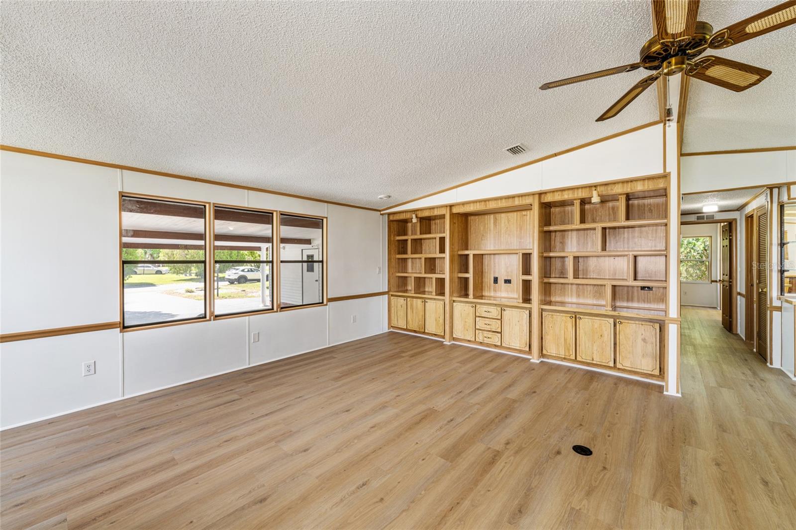 LADY LAKE ORANGE BLOSSOM GARDENS UNIT 06 - Residential