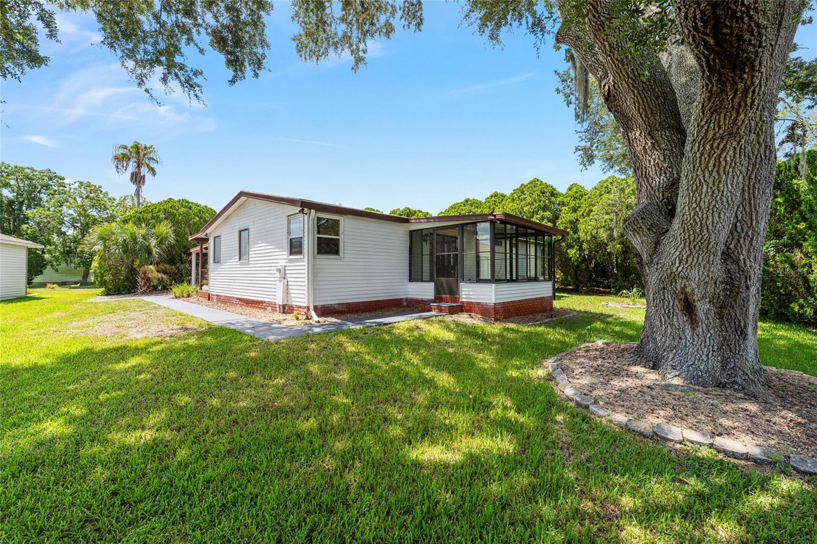 LADY LAKE ORANGE BLOSSOM GARDENS UNIT 06 - Residential