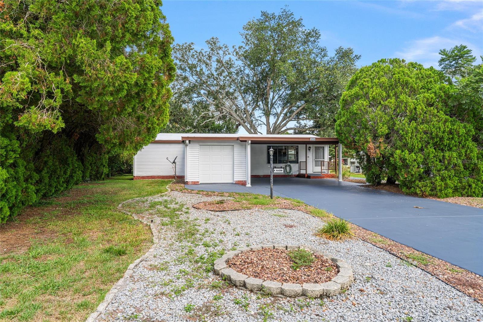 LADY LAKE ORANGE BLOSSOM GARDENS UNIT 06 - Residential