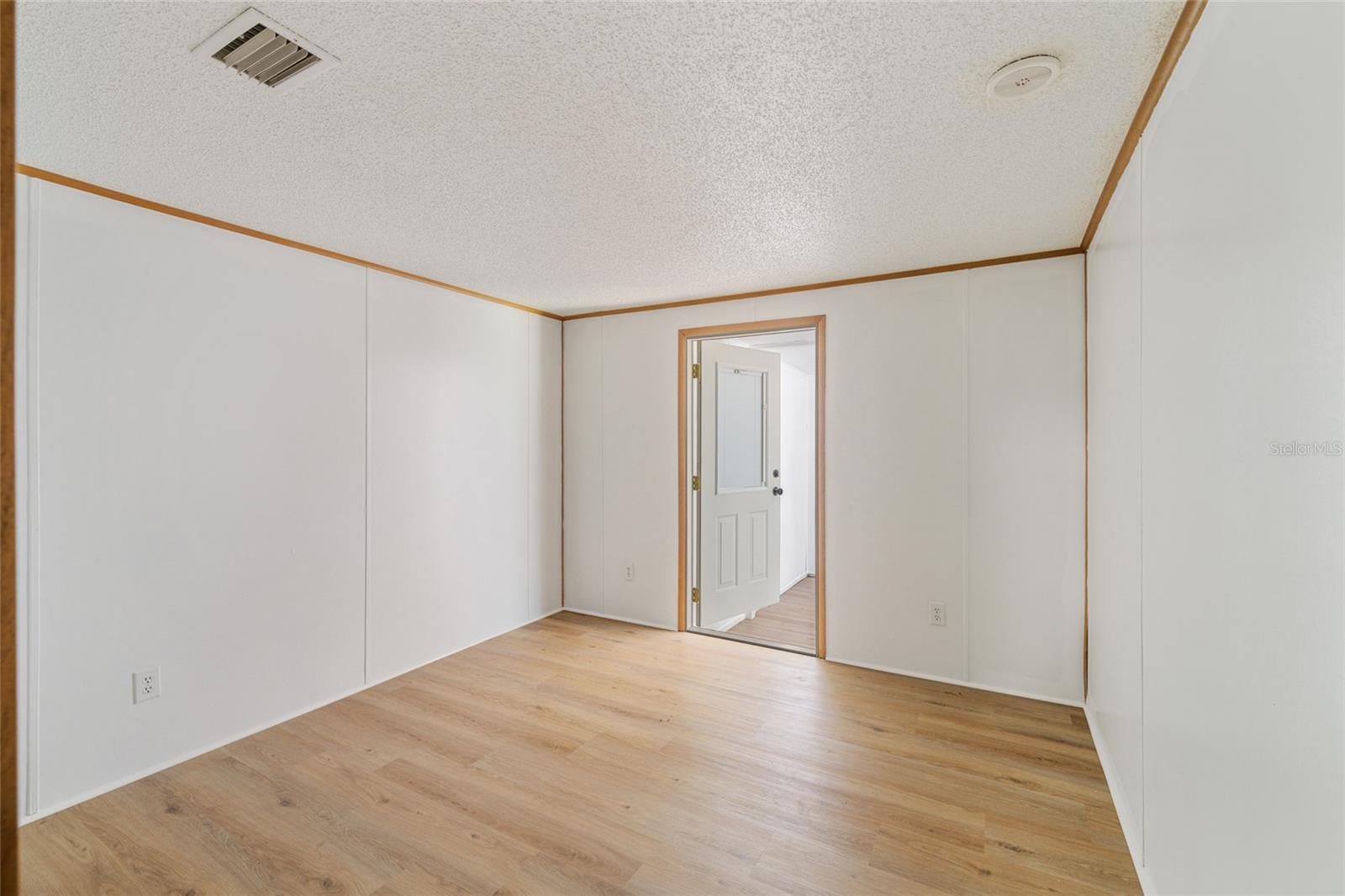 LADY LAKE ORANGE BLOSSOM GARDENS UNIT 06 - Residential