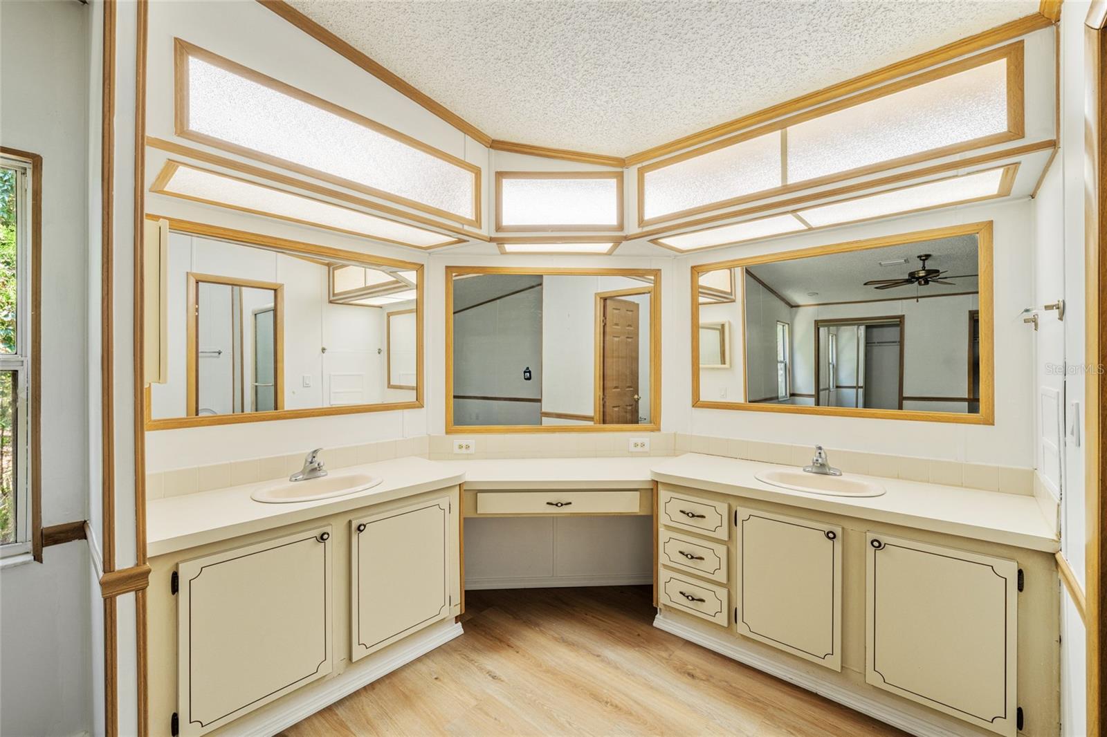 LADY LAKE ORANGE BLOSSOM GARDENS UNIT 06 - Residential
