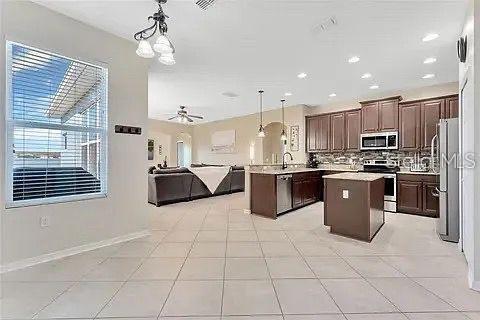 GROVELAND WATERSIDE POINTE PH 01 - Residential Lease