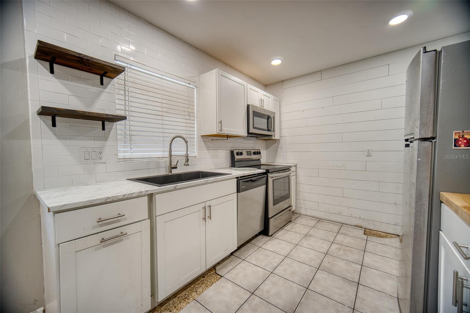 GARDEN GROVE - Residential
