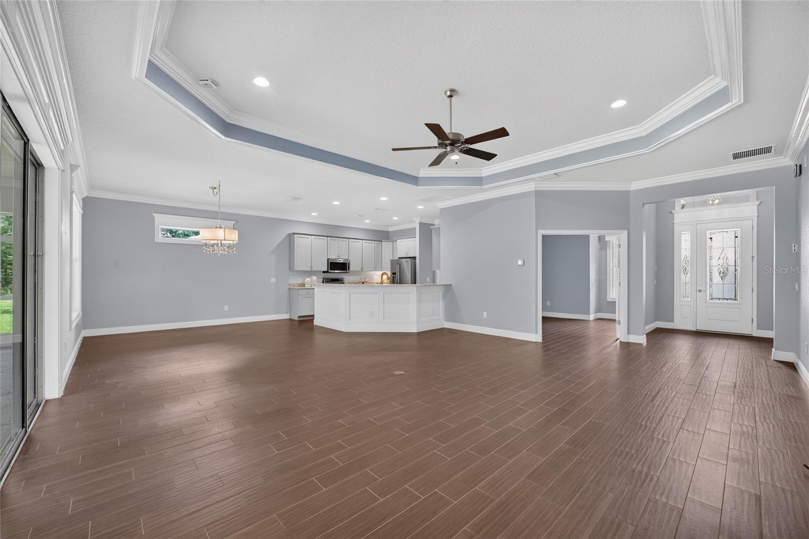 LAKESIDE LANDINGS - THE ENCLAVE - Residential